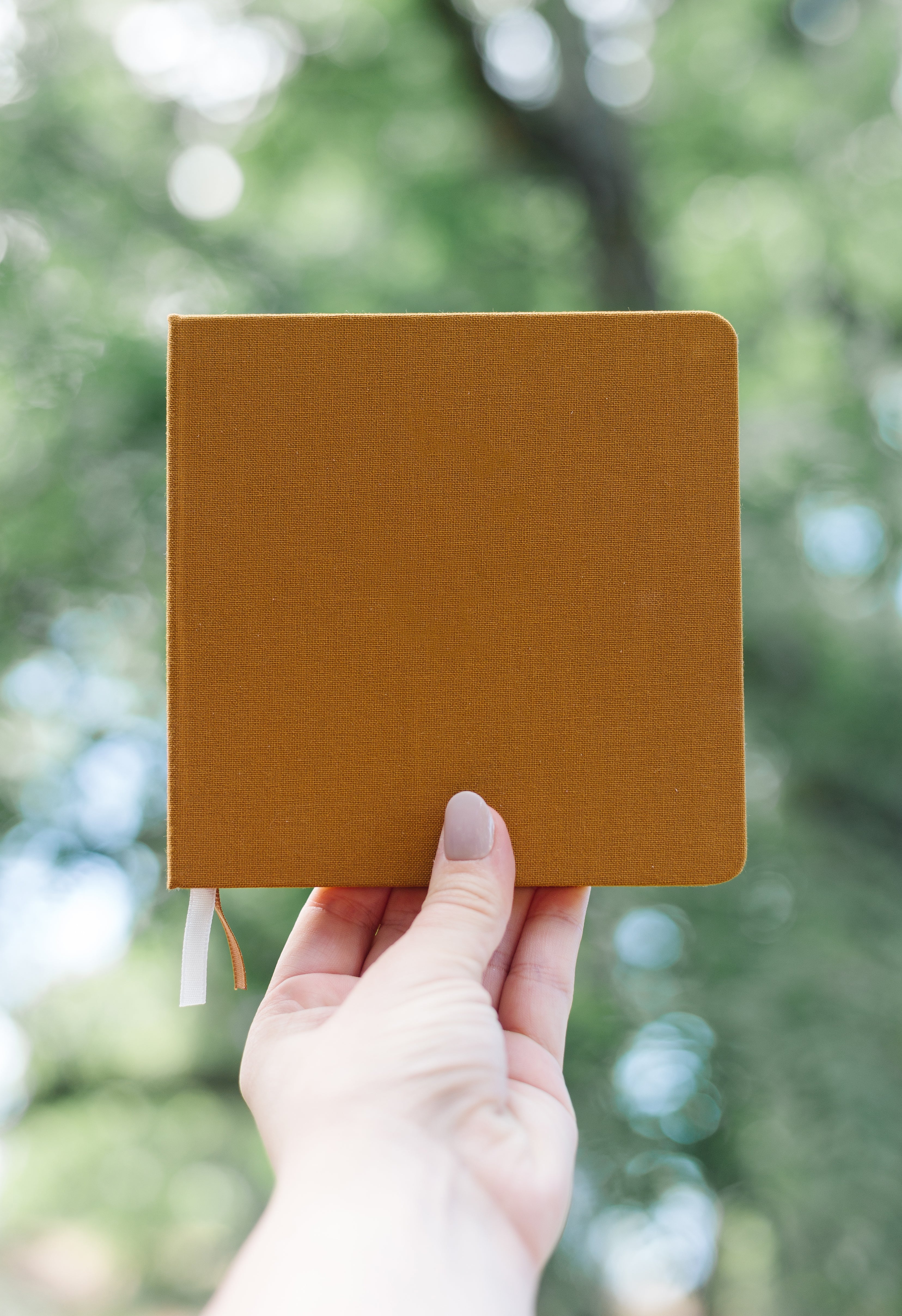 The Square Linen Ledger
